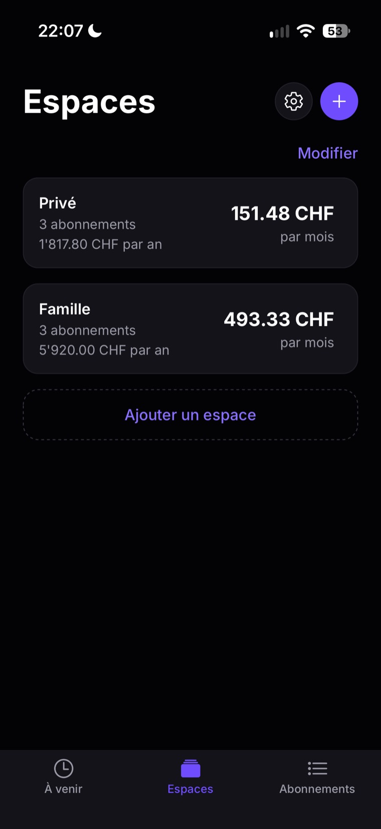 Onglet «&nbsp;Espaces&nbsp;»&nbsp;: deux cartes, «&nbsp;Privé&nbsp;» et «&nbsp;Famille&nbsp;», avec leurs totaux par mois et par an